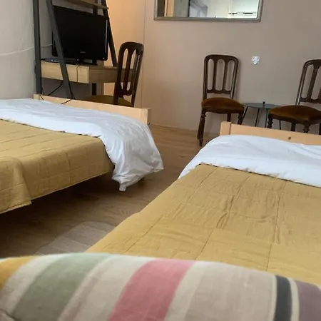 Проживание в семье L&b House