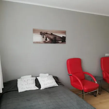L&b House *