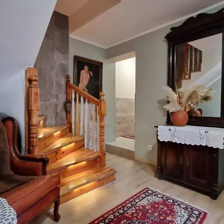 L&b House *