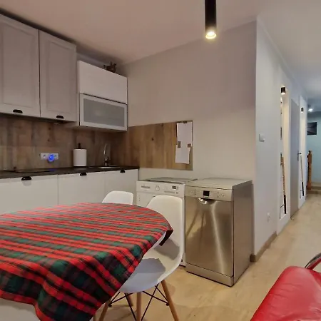 L&b House *